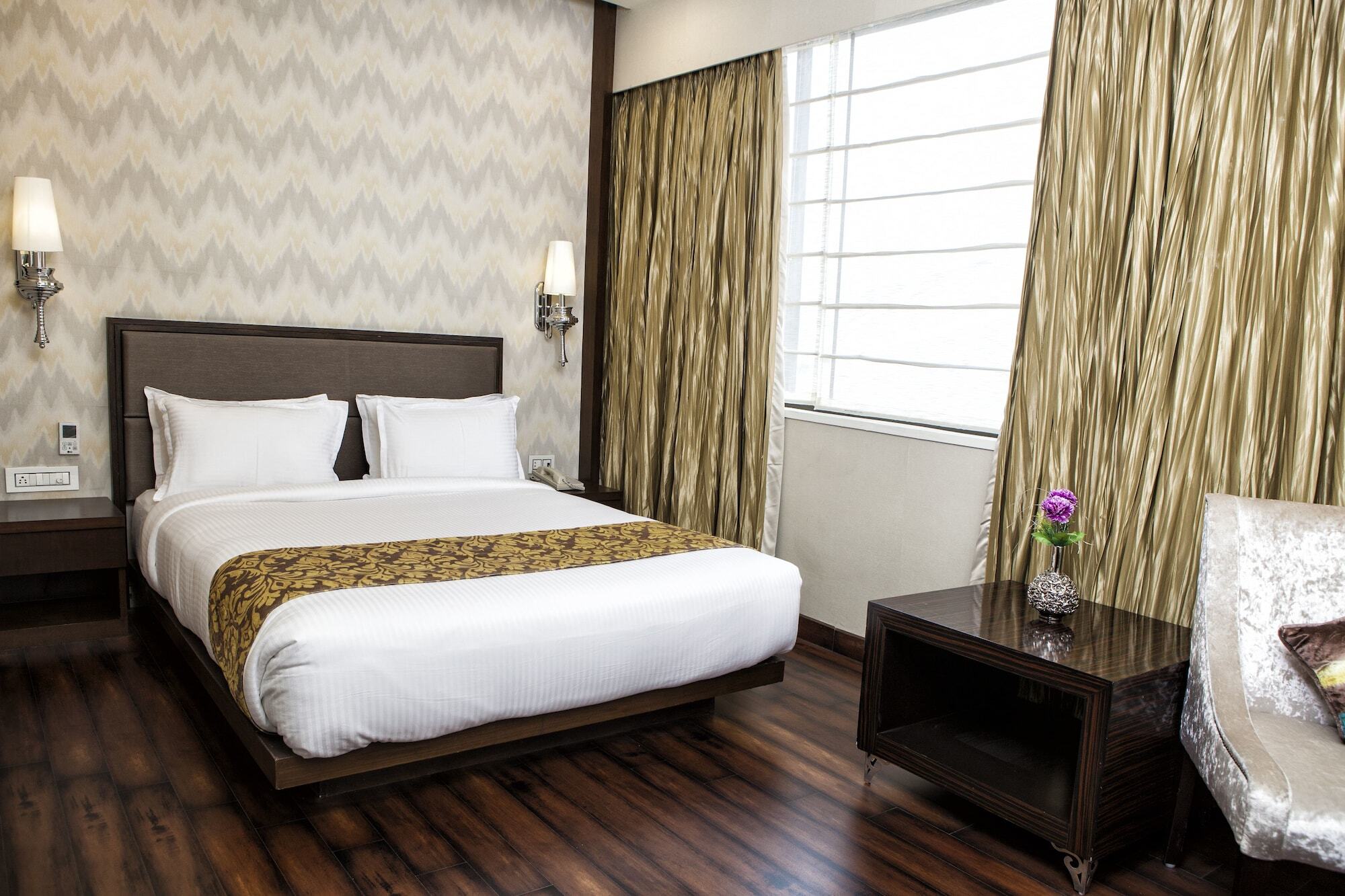Hotel Gangakashi Нагпур Экстерьер фото